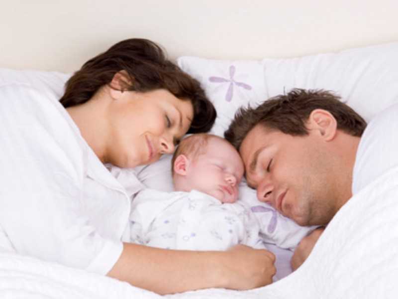 Спать или нет в одной постели с ребенком. почему детям нельзя спать с родителями? все за и против совместного сна
