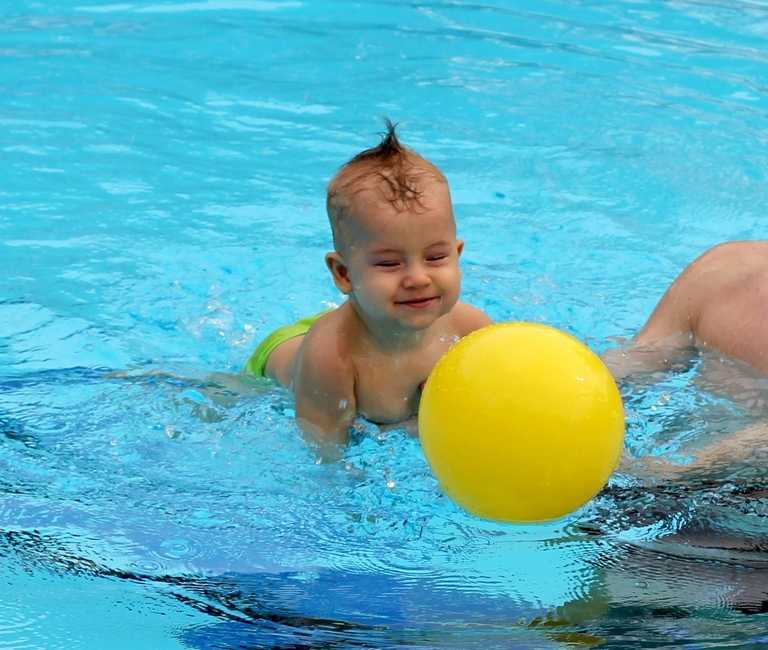 Семейное плавание малышей от 0 до 5 лет с родителем