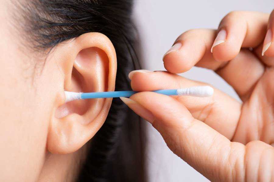 Кровь из уха у ребенка - причины появления и способы лечения