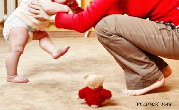 Как научить ребенка ползать: советы и упражнения для грудничков