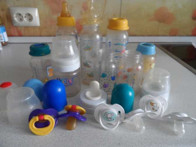 До какого возраста нужно стерилизовать детские бутылочки?