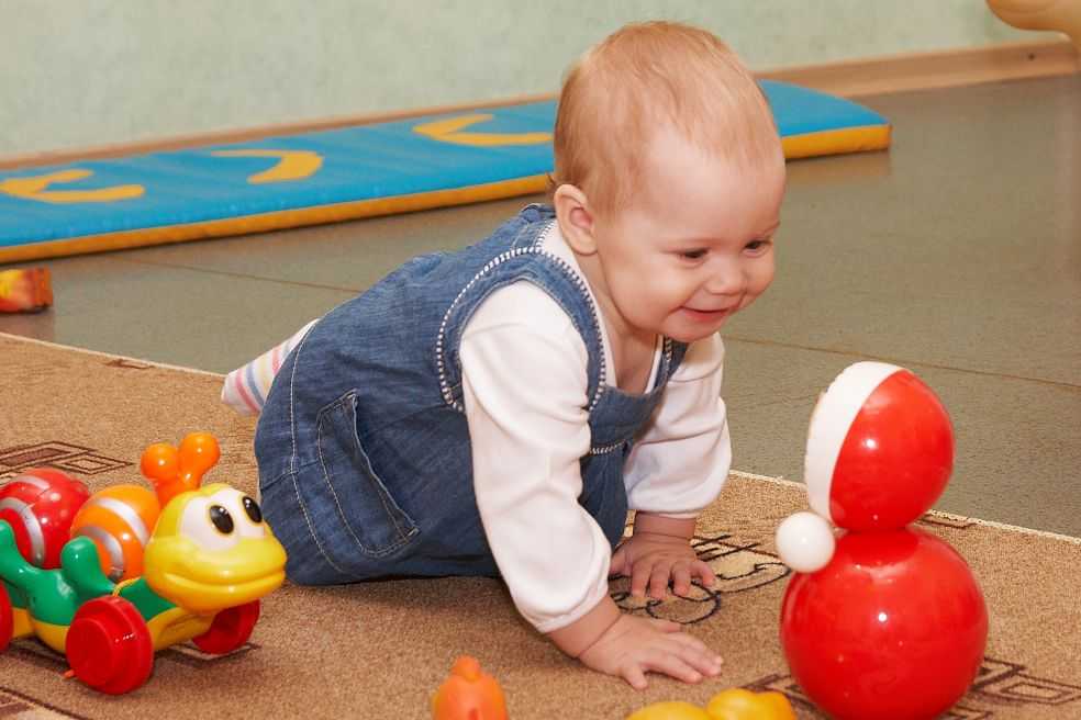 Развивающие игры для детей до 1 года по месяцам: занятия, упражнения, игрушки
