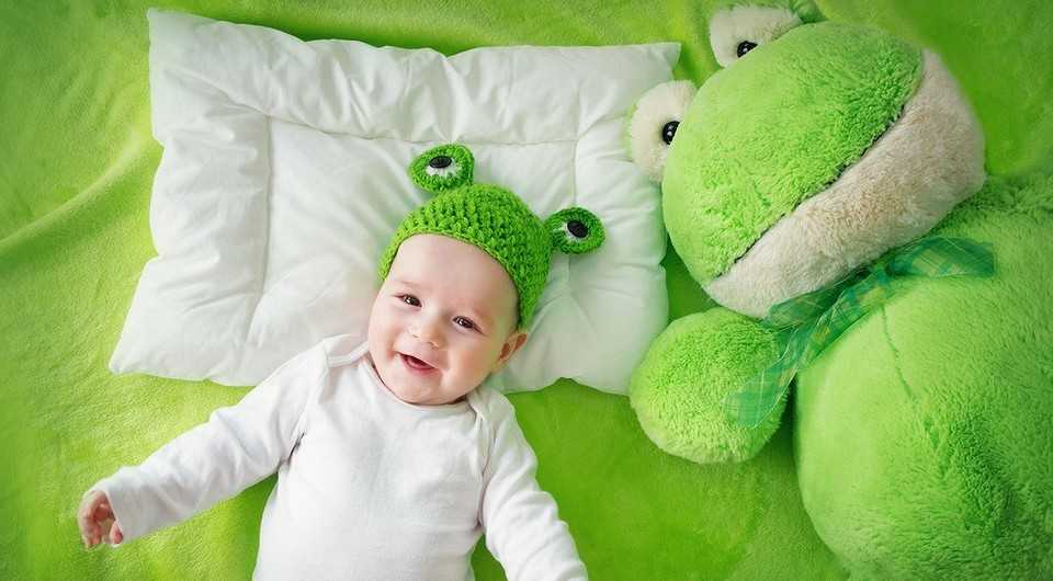 Подушки для ребенка 2 года: какую детскую подушку лучше выбрать? ортопедические и другие подушки для сна, высота и размеры, рейтинг