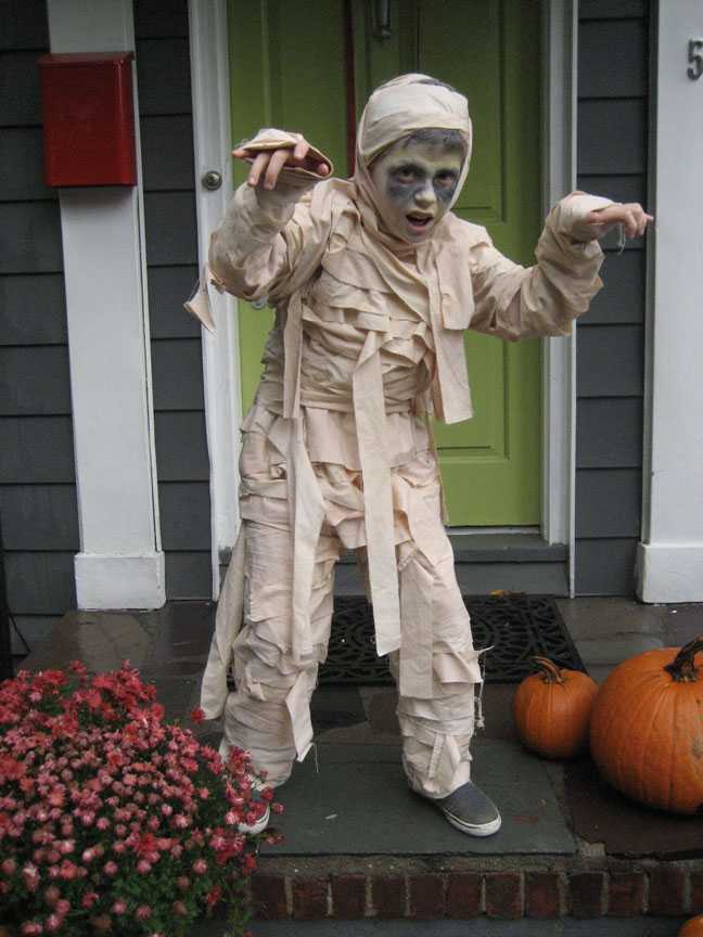 Хэллоуин для детей: костюмы своими руками, конкурсы и игры