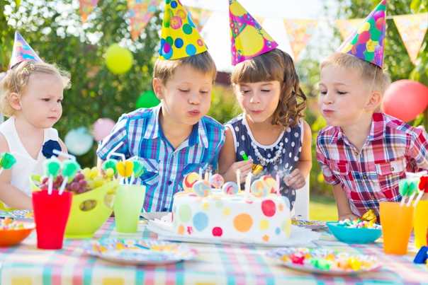 Как отметить день рождения ребенка? как провести детское празднование дома? отмечаем праздник подростка в боулинге и других местах, идеи и задания