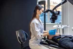 Неожиданная угроза: как алкоголь разрушает зубы и дёсны изнутри