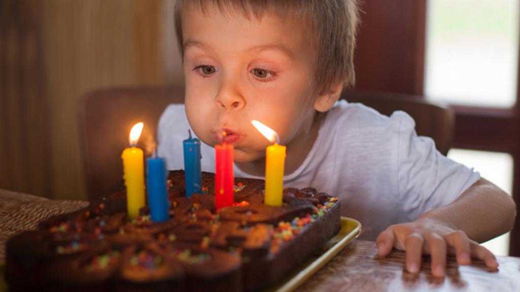 Что делать со свечами с торта. как правильно задуть свечи на торте? почему важно задувать свечи на день рождения