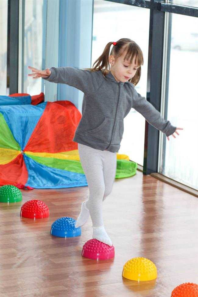 Упражнения на равновесие для детей: координация ребенка