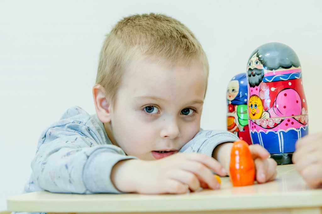 Причины аутизма: факторы, вызывающие заболевание у детей | food and health