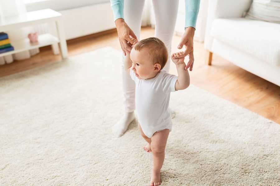 Как научить ребенка ходить? как сделать первые шаги? советы и упражнения | развитие ребенка