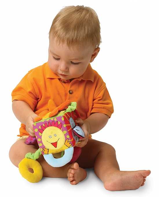 Игрушки для новорожденных. чек-лист из 14 вещей, которые точно пригодятся