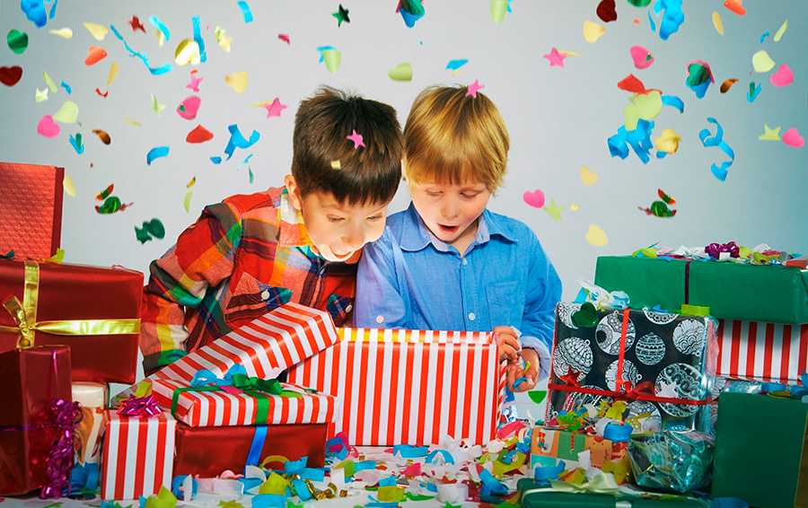 Что подарить ребенку на новый год - обзор популярных игрушек и гаджетов