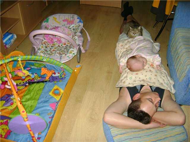 Чем занимается ребенок пока папа спит ))) - страна мам