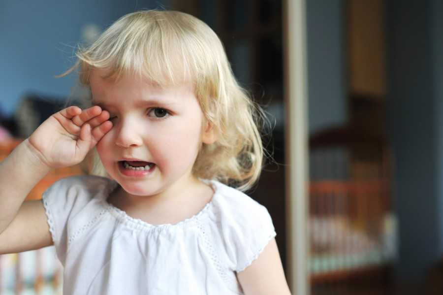 Эмоциональные дети: почему они плачут чаще?