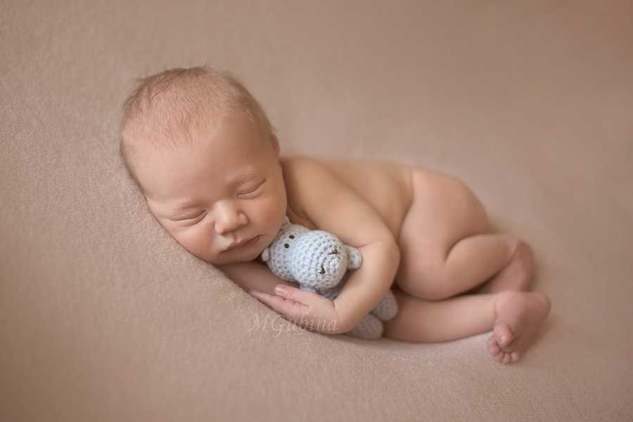 Белый шум для сна малышей: как успокоить новорожденного ребенка, виды генераторов, плюсы и минусы