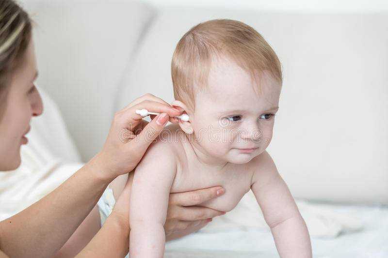 Выделения из уха у ребенка - виды, причины, лечение