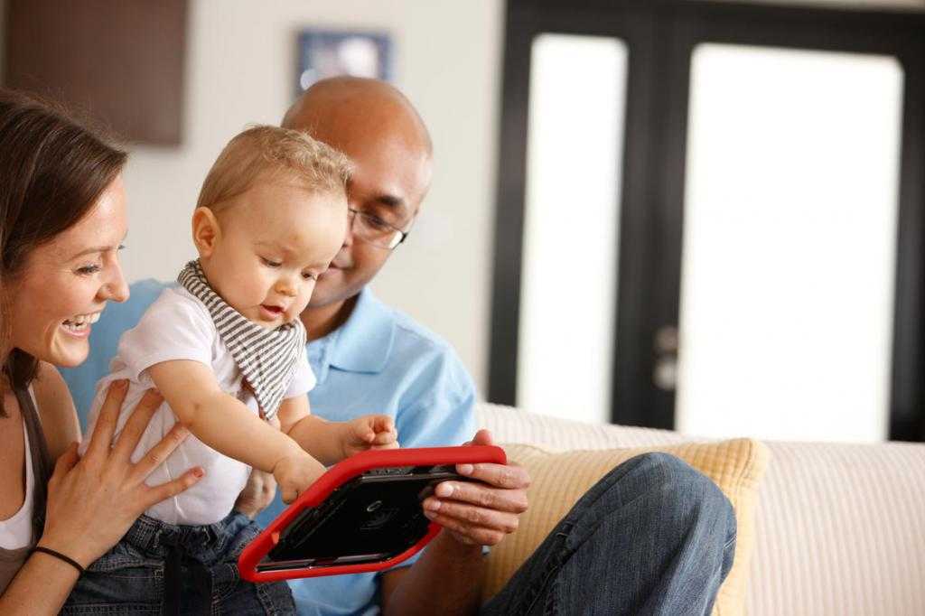 В каком возрасте давать смартфон ребенку и нужно ли вообще это делать?