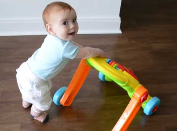 Первые шаги ребенка в 12-18 месяцев (1 год - полтора года)