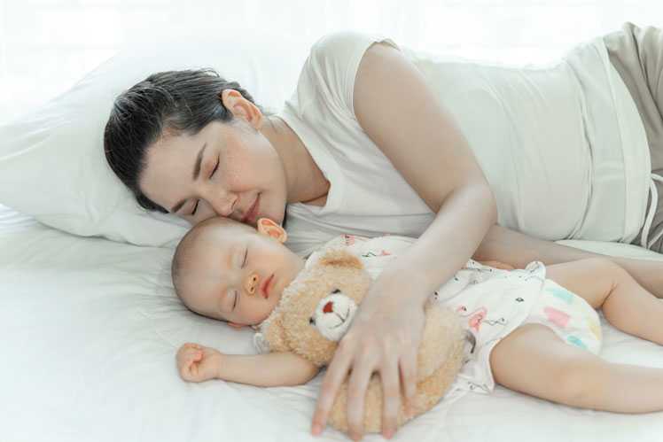Можно ли спать ребенку в кровати с родителями? | детская городская поликлиника № 32