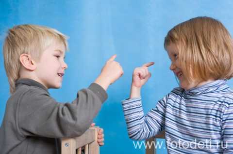 Как общаться с ребёнком с помощью жестов