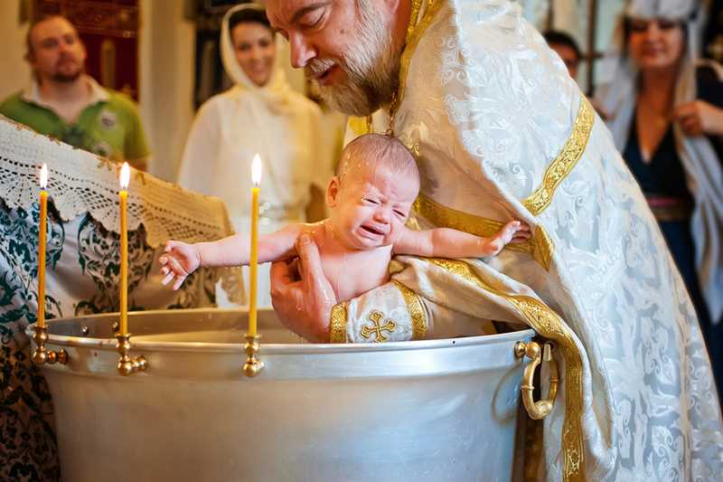 Крещение ребенка 👶: правила, приметы, что нужно знать родителям мальчика и девочки