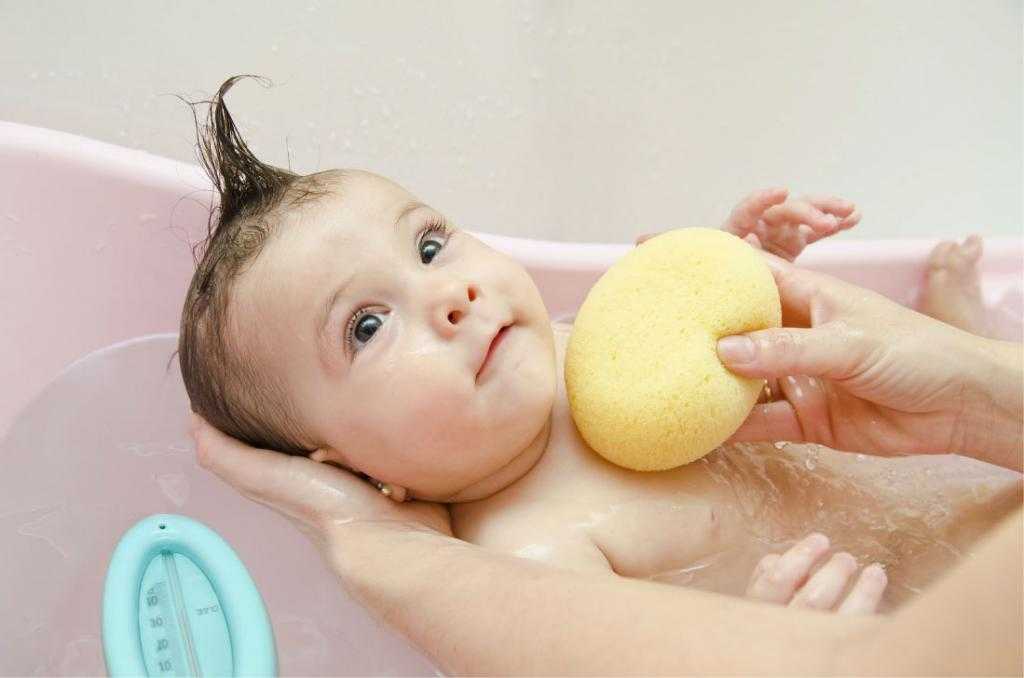 Как купать новорожденного ребенка: основные правила купания