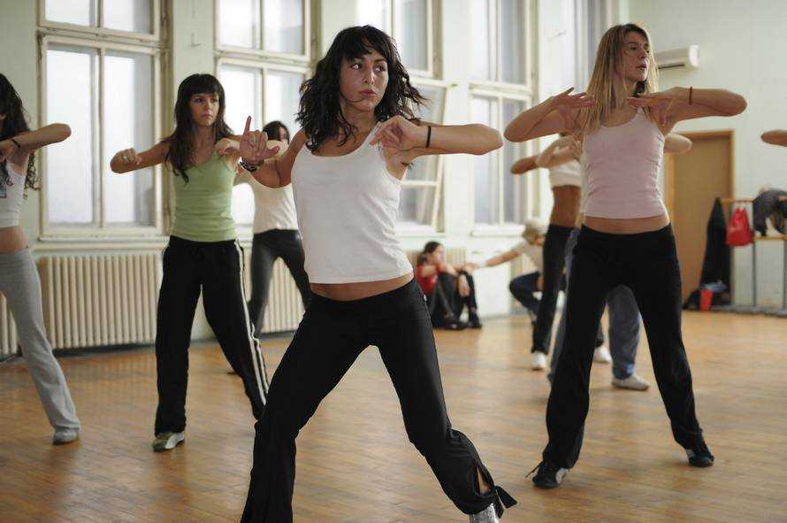 Уроки танцев для начинающих: бесплатные видео для занятий дома девушкам - все курсы онлайн