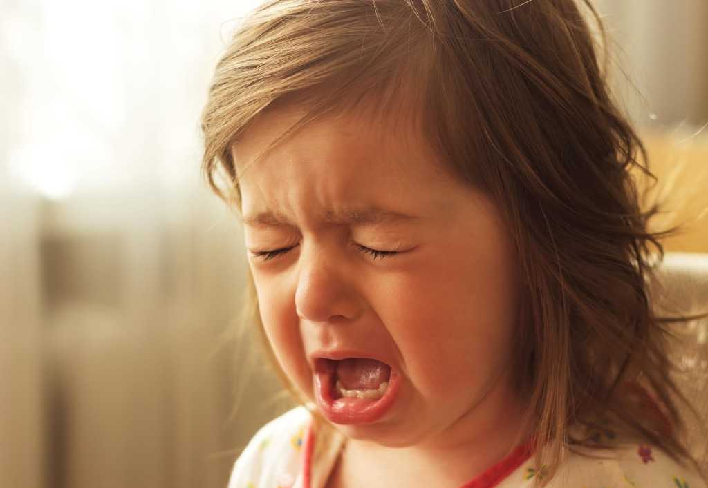 Как справляться с истериками у ребенка: множество эффективных способов