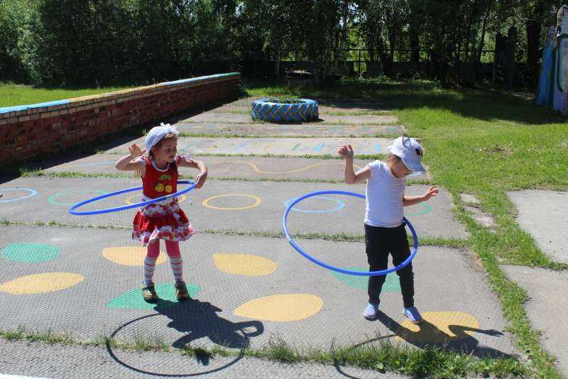 Игры для детей на улице — чем занять ребенка в теплую погоду