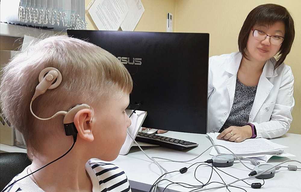 Почему малыш не слышит: причины слуховых нарушений | статьи центра логопед профи