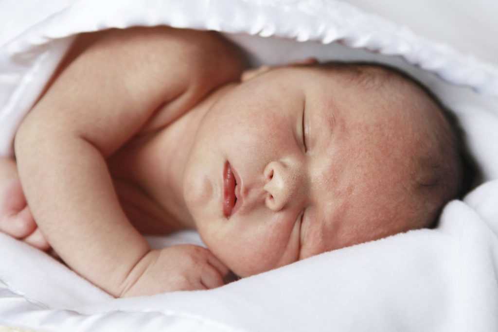 Почему новорожденный часто икает