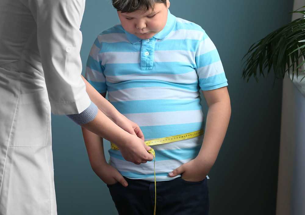 Насыщенное детство: врачи связали рост ожирения с неправильным питанием младенцев | статьи | известия