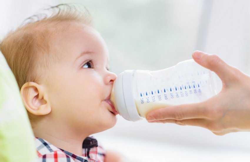 Где вам удобнее всего кормить малыша из бутылочки?