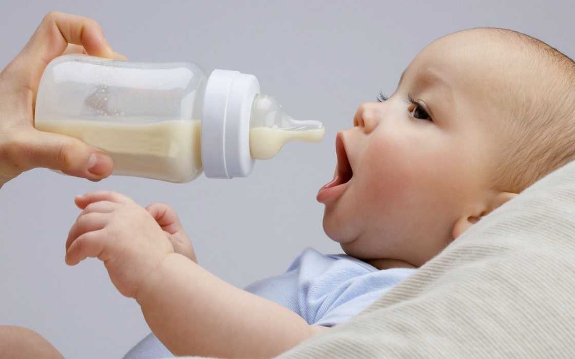 Ребенок отказывается от грудного молока: причины, как исправить