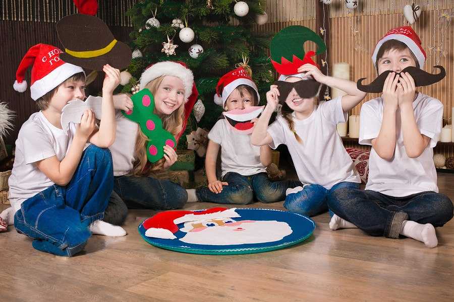 Новогодние игры для детей дома