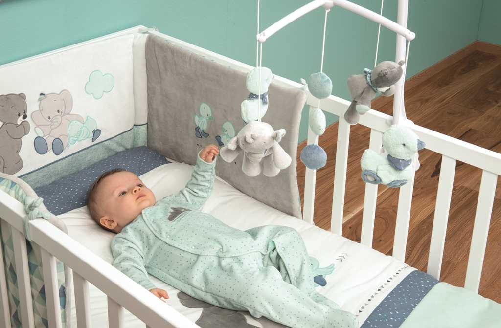 Мобиль на кроватку для новорожденных: рейтинг лучших моделей по отзывам владельцев