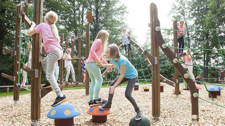 Почему наши детские площадки – зона повышенной опасности
