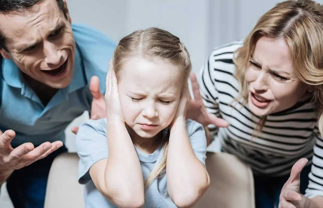 Застенчивый ребенок в семье: особенности его поведения и воспитания