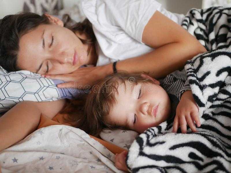 Чем грозят совместные ночи с детьми в одной постели