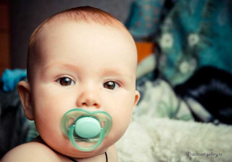 Развитие ребенка по месяцам до 1 года: нормы развития