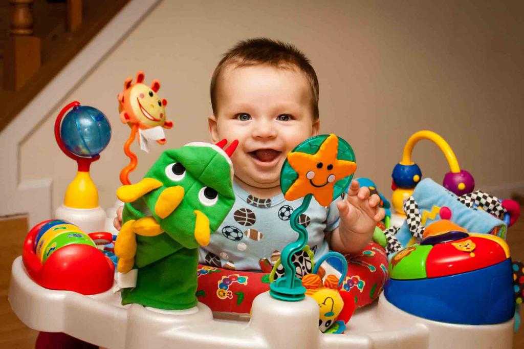 Как развивать ребенка в 3 месяца, чем его занять: игры, игрушки, занятия дома