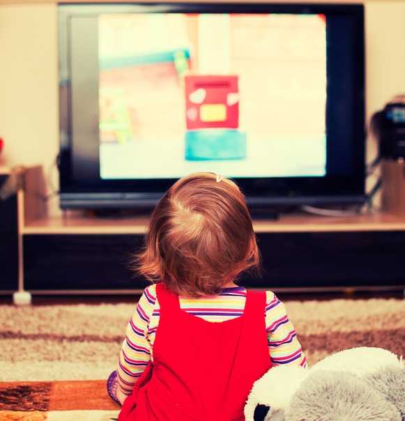 С какого возраста и сколько можно смотреть телевизор ребенку?