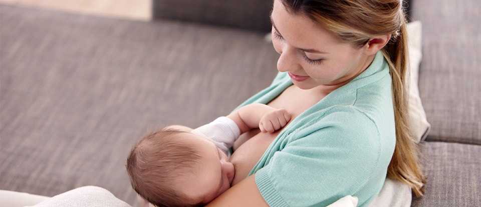 Почему ребенок не берет грудь: самые частые причины