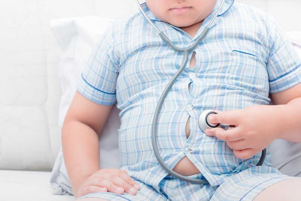 Насыщенное детство: врачи связали рост ожирения с неправильным питанием младенцев | статьи | известия