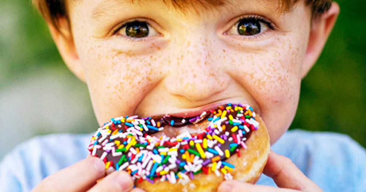 Выбираем полезные сладости для детей: что можно а что нет?