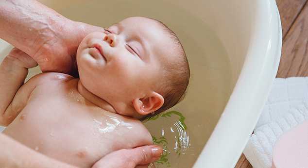 Травы и сборы для купания младенцев – подробные рекомендации для молодых мам