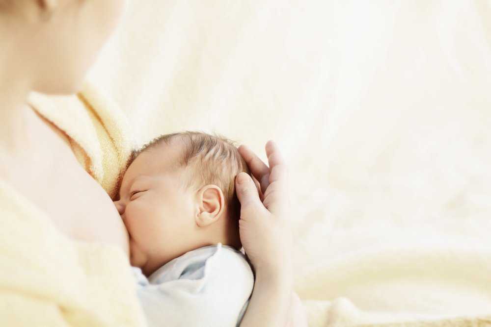 Связь матери и ребенка после рождения: что такое бондинг