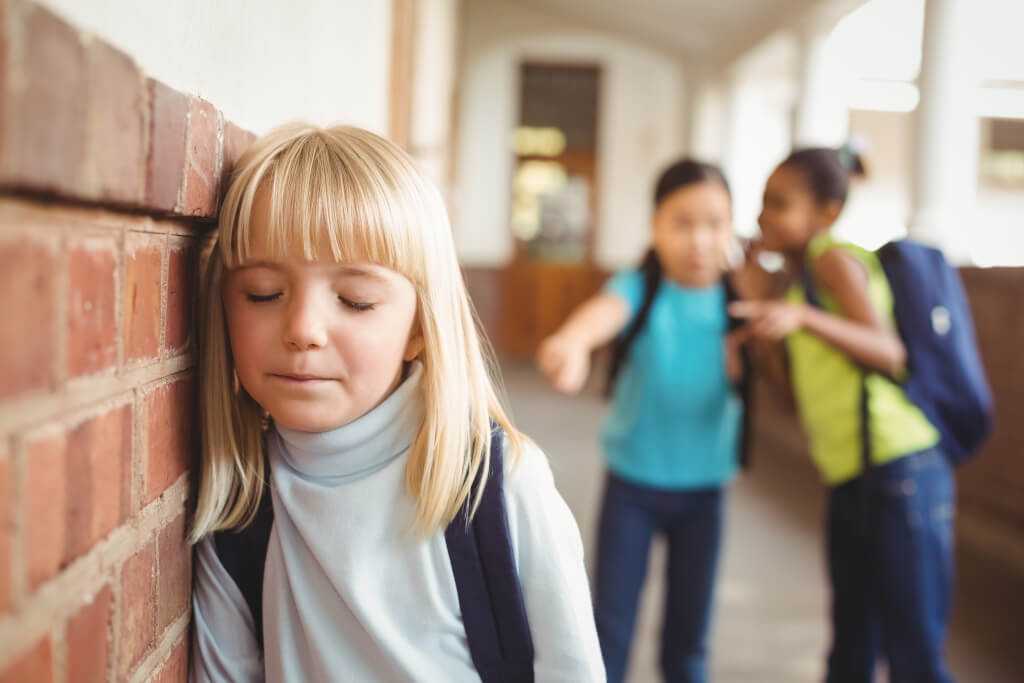 Как научить ребенка общаться с друзьями, сверстниками и другими детьми: учим подростка дружить в школе