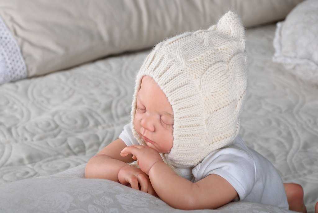 Как связать шапочку для новорожденного спицами своими руками. удобные и простые шапочки для новорожденных: схемы и описание работы