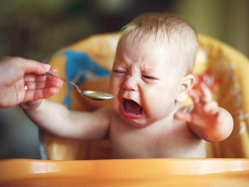 Как научить ребёнка кушать самостоятельно?
